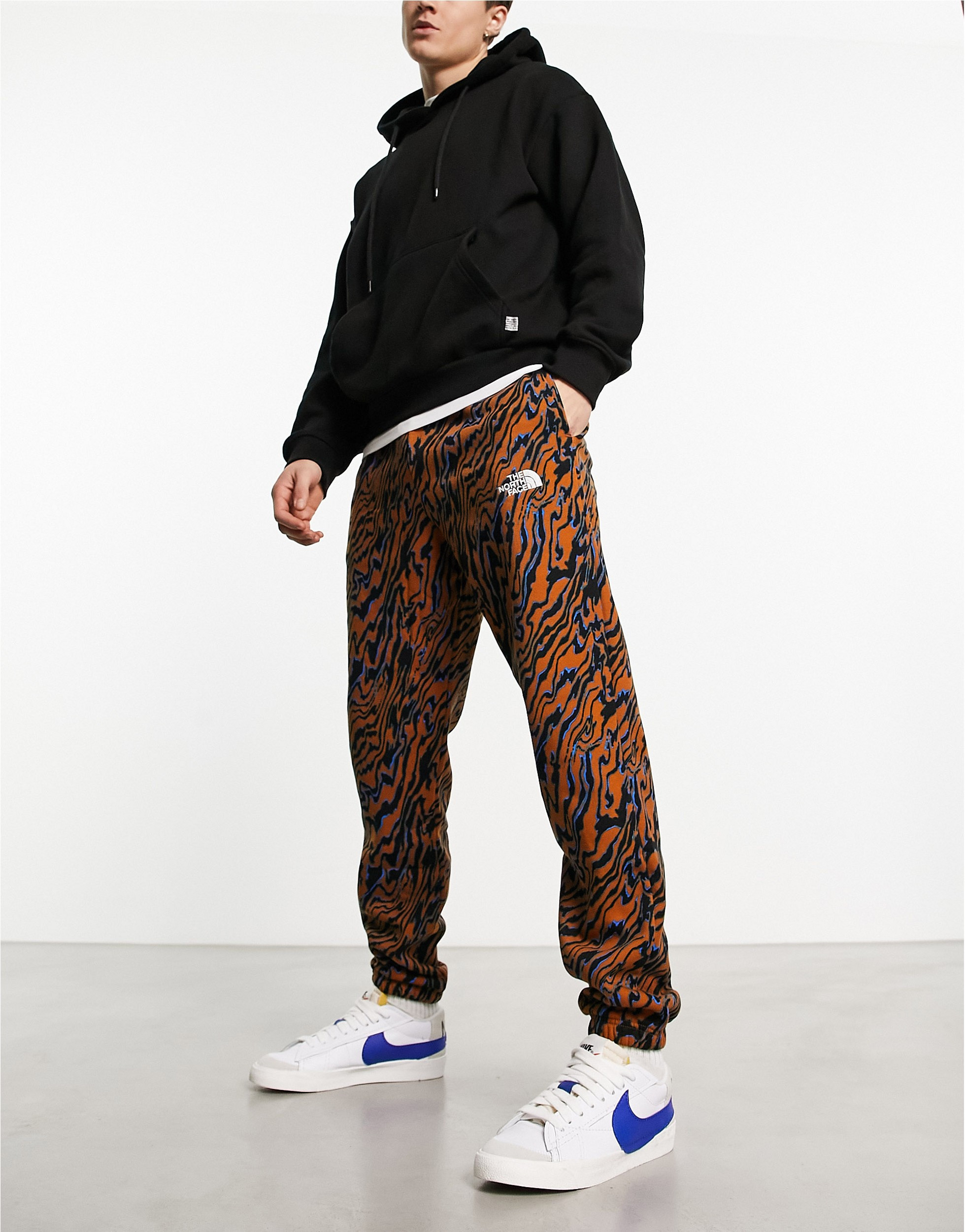 The north face on sale mount modern jogger