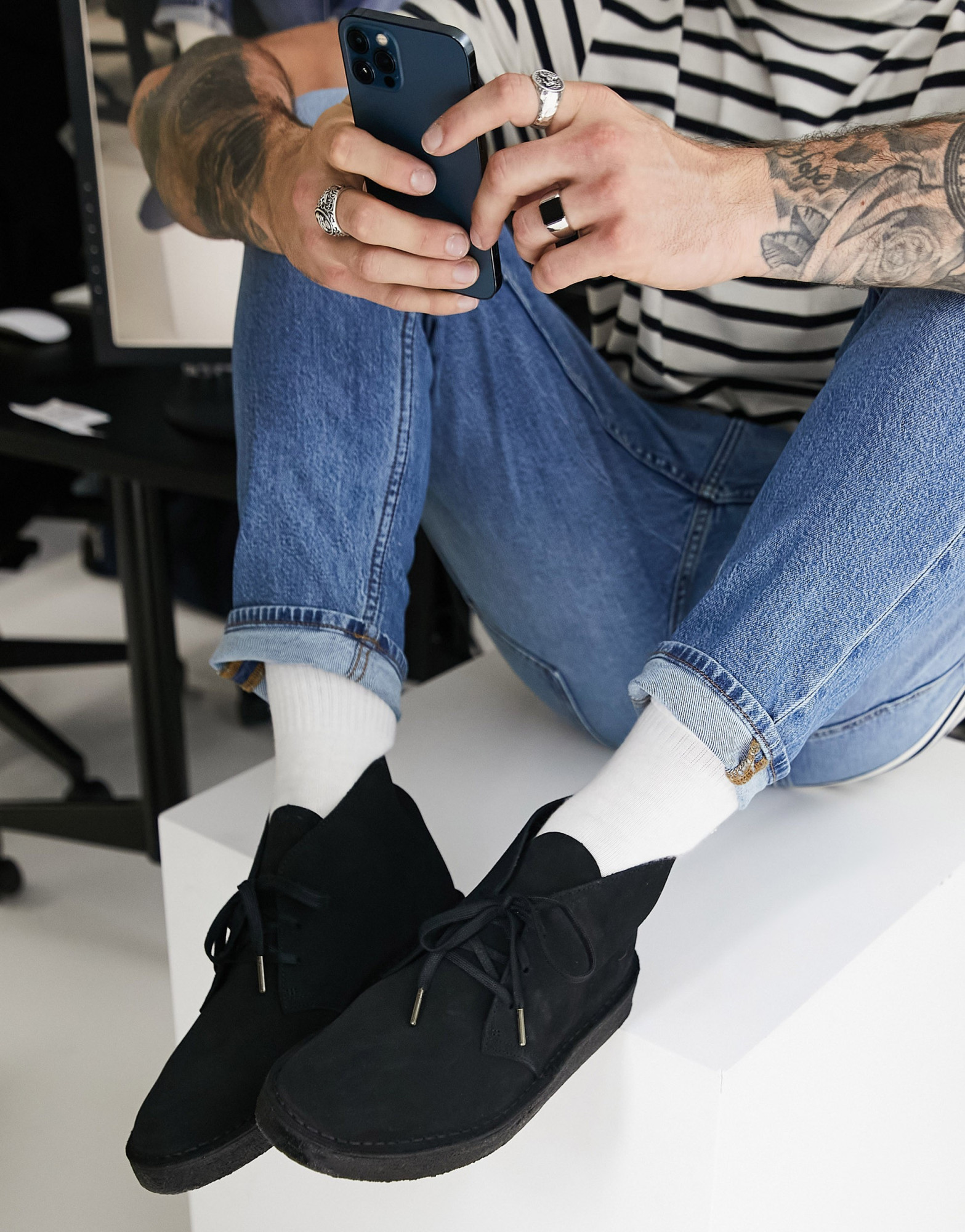 Ботинки Clarks Originals Desert coal boots in black suede 202777657 купить  в Meet Market